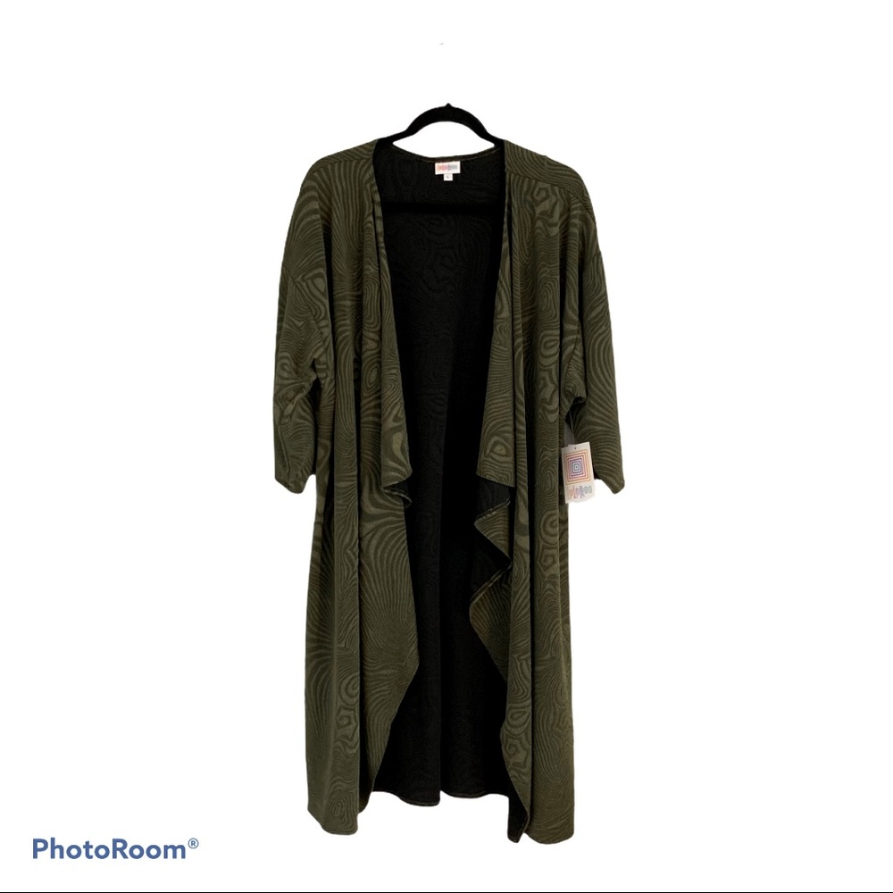NWT LuLaRoe Shirley (L) layering piece